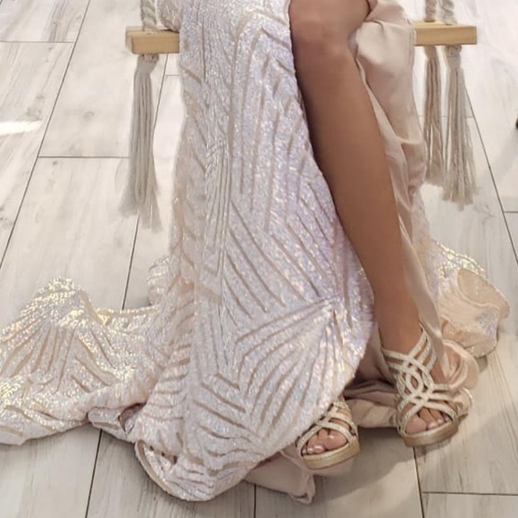 Jovani 2022, iridescent sequins throughout the Dress - Picture 10 of 13